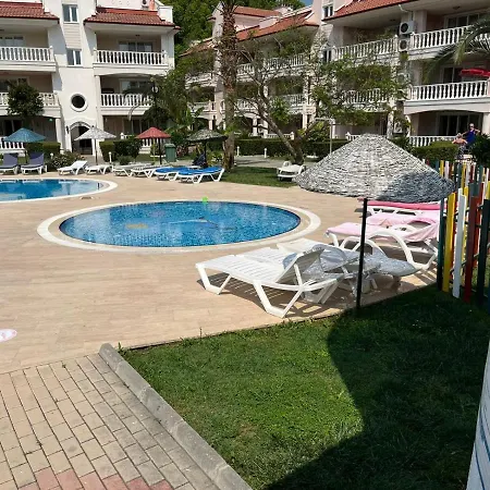 منتزه العطل Botanic Gardens Sitesi Lily5