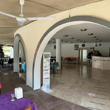 منتزه العطل Botanic Gardens Sitesi Lily5
