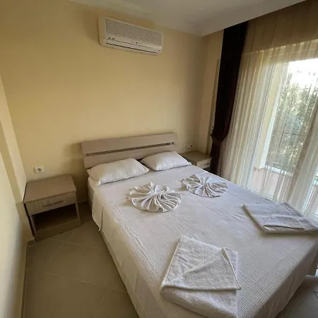 Botanic Gardens Sitesi Lily5 منتزه العطل دالامان